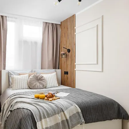 Apartament 2-bedroom Breweries Living Close To Metro Bus Tram *