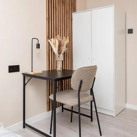 2-bedroom Breweries Living Close To Metro Bus Tram Apartament *