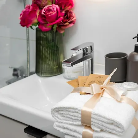 2-bedroom Breweries Living Close To Metro Bus Tram Διαμέρισμα