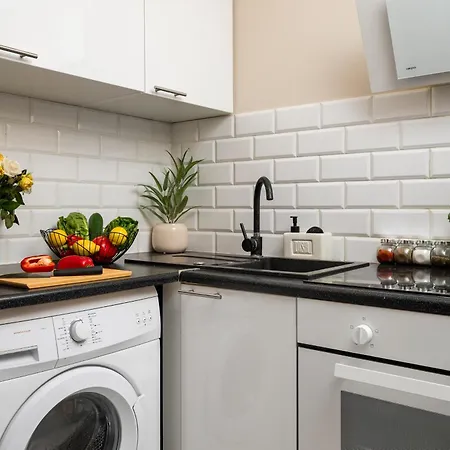 Apartament 2-bedroom Breweries Living Close To Metro Bus Tram Warszawa