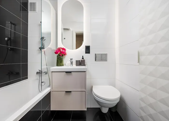 2-bedroom Breweries Living Close To Metro Bus Tram وارسو