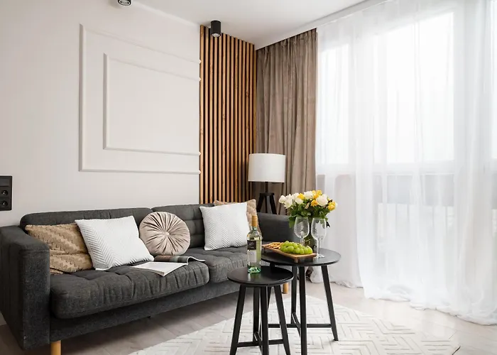 2-bedroom Breweries Living Close To Metro Bus Tram * وارسو