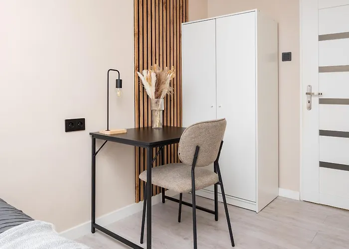 2-bedroom Breweries Living Close To Metro Bus Tram شقة *