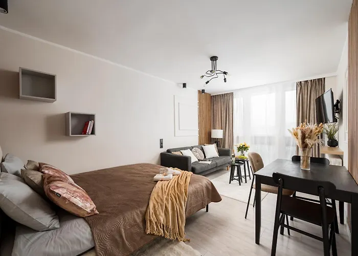 2-bedroom Breweries Living Close To Metro Bus Tram شقة *