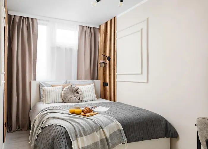 شقة 2-bedroom Breweries Living Close To Metro Bus Tram *