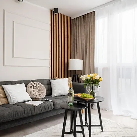 2-bedroom Breweries Living Close To Metro Bus Tram * Warsaw