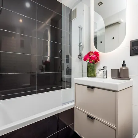 Apartment 2-bedroom Breweries Living Close To Metro Bus Tram *